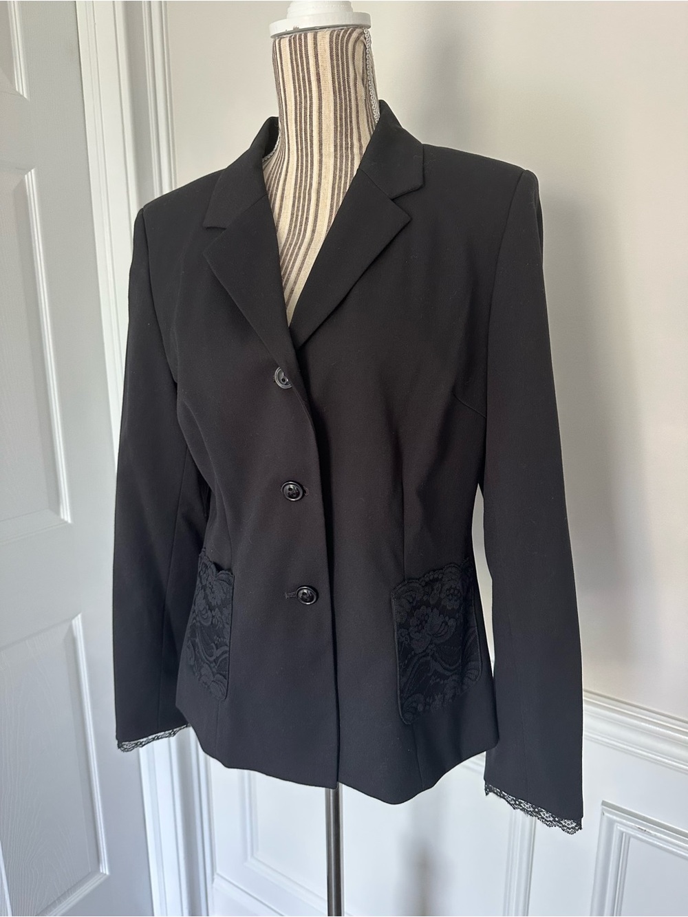 Vintage Y2K Oscar by Oscar de la Renta black tailored blazer, size 12